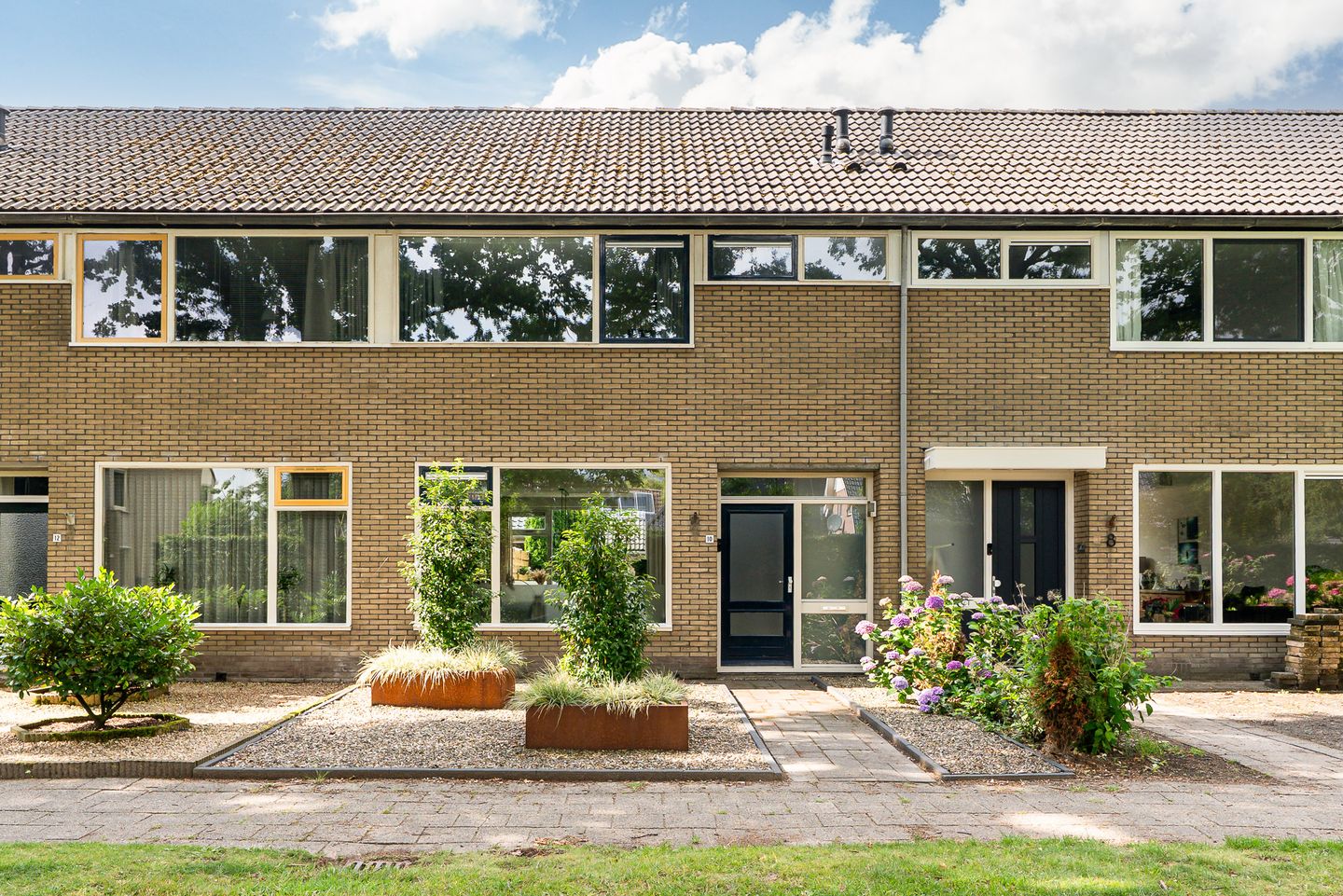 Photo 1 of Foareker 10