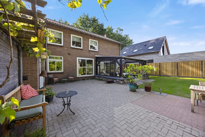 Foto 51 van Venloonstraat 17