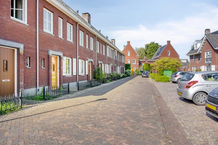 Foto 6 van Heeren van Zeventienplein 8