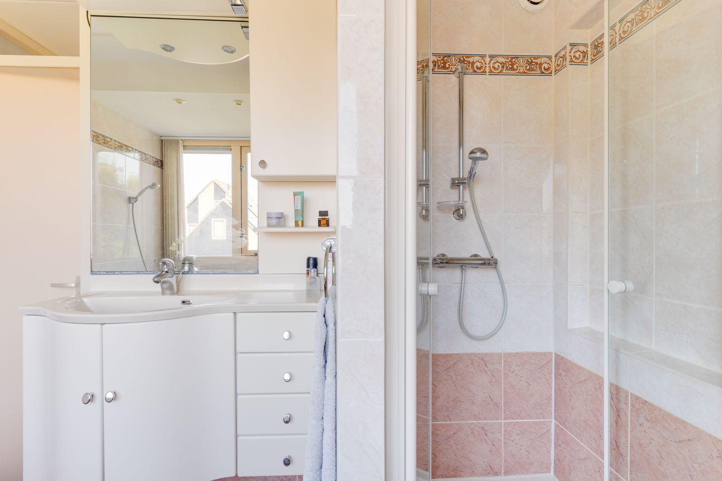 Foto 25 van De Regenboog 30