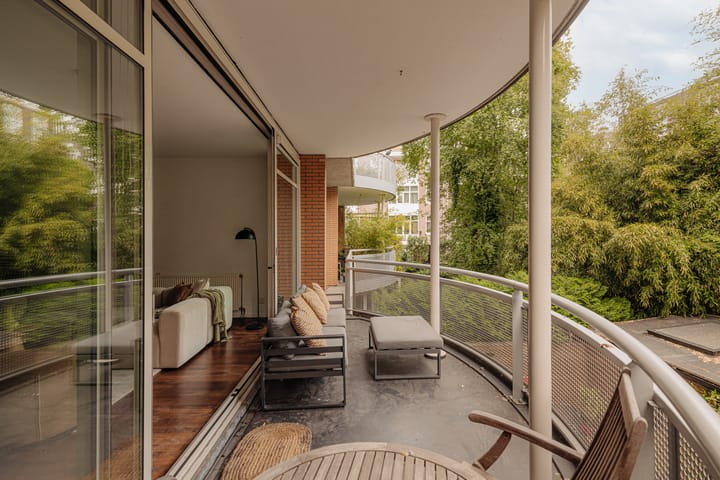 Photo 10 of Pieter de Hoochstraat 5-G