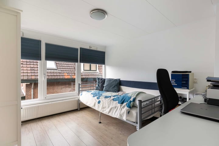 Photo 11 of Weidestraat 3-A