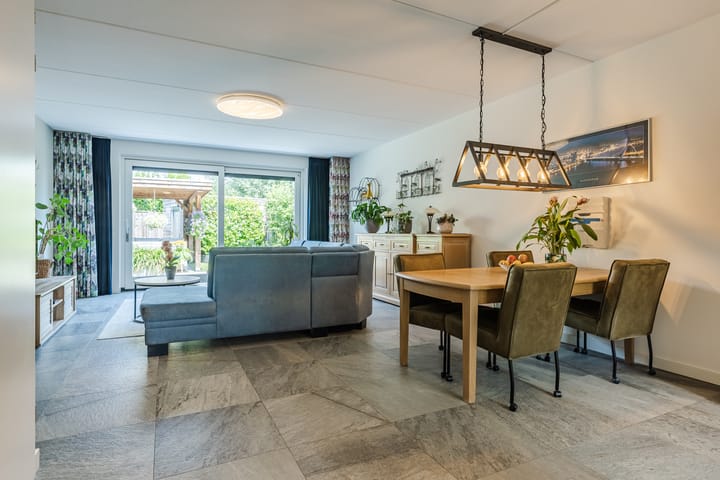 Photo 13 of Maximastraat 62