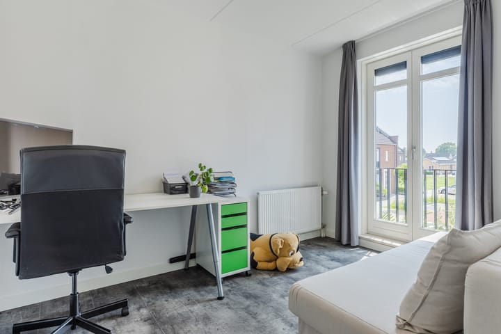 Photo 21 of Maximastraat 62