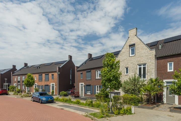 Photo 41 of Maximastraat 62