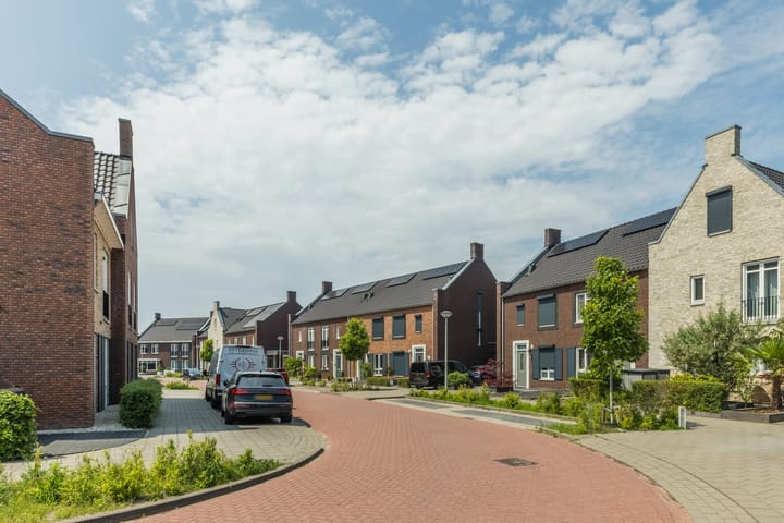 Photo 42 of Maximastraat 62