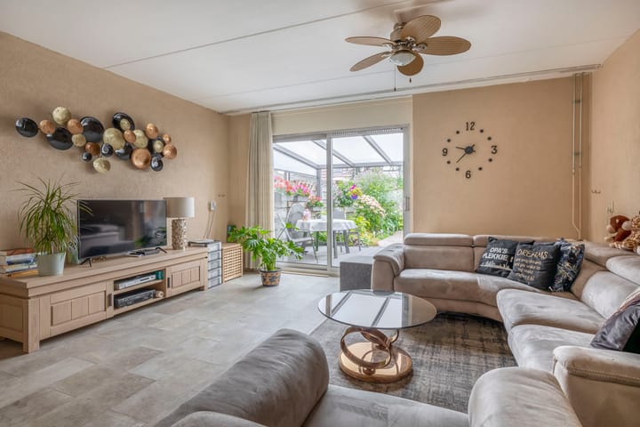 Foto 2 van Aart van der Leeuwstraat 19