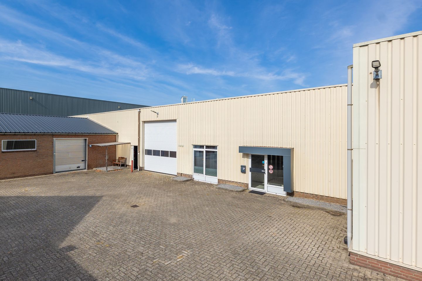 View photo 3 of Handelsstraat 3-A