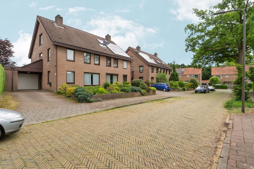 Photo 32 of Burgemeester Brandtlaan 14