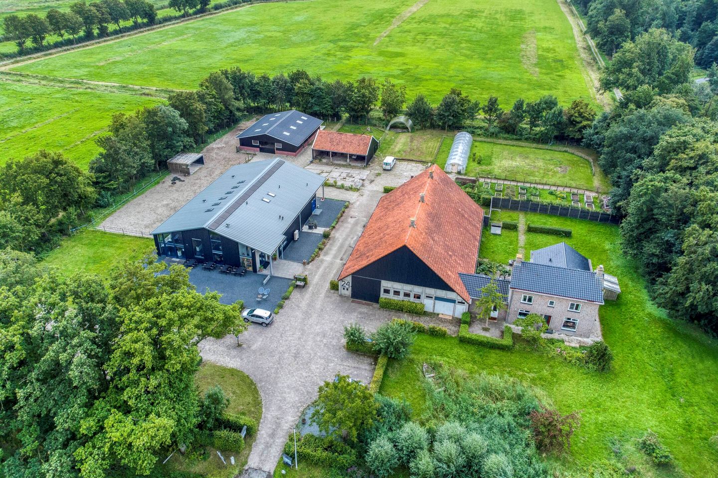 Bekijk foto 3 van Oud Emmeloorderweg 24