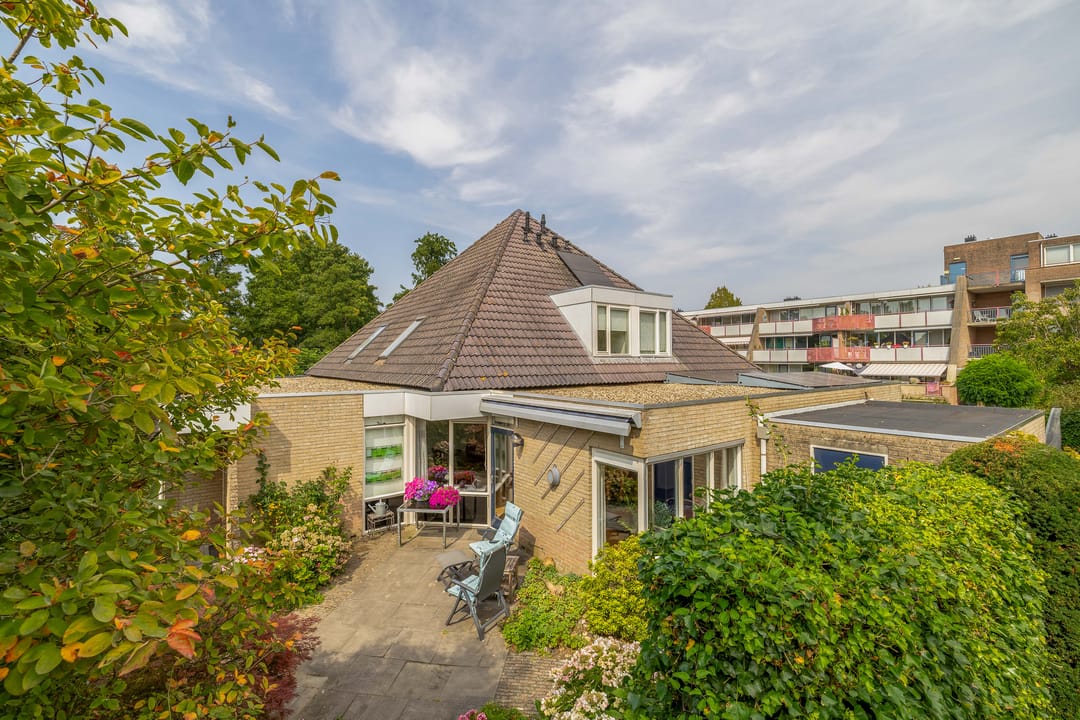 Foto 1 van Aart van der Leeuwstraat 7