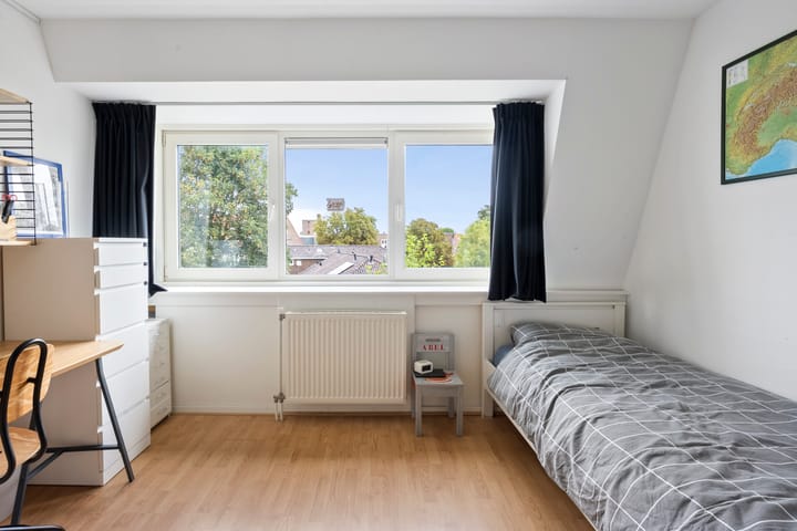 Foto 40 van Overtonstraat 24