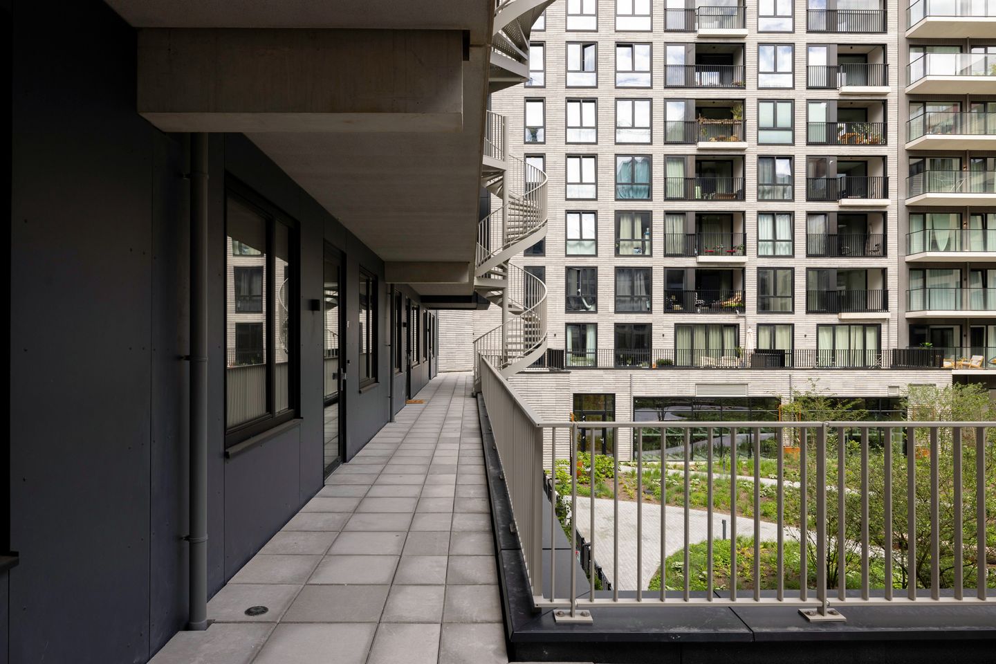 Foto 10 van Mies van der Rohestraat 245