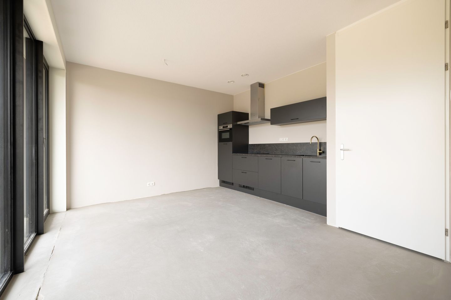 Foto 19 van Mies van der Rohestraat 245