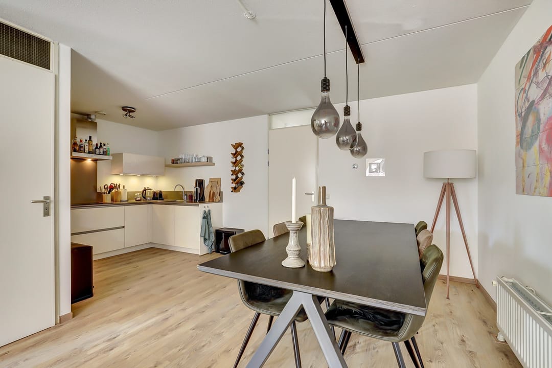 Photo 2 of Graaf van Burenstraat 2-F41