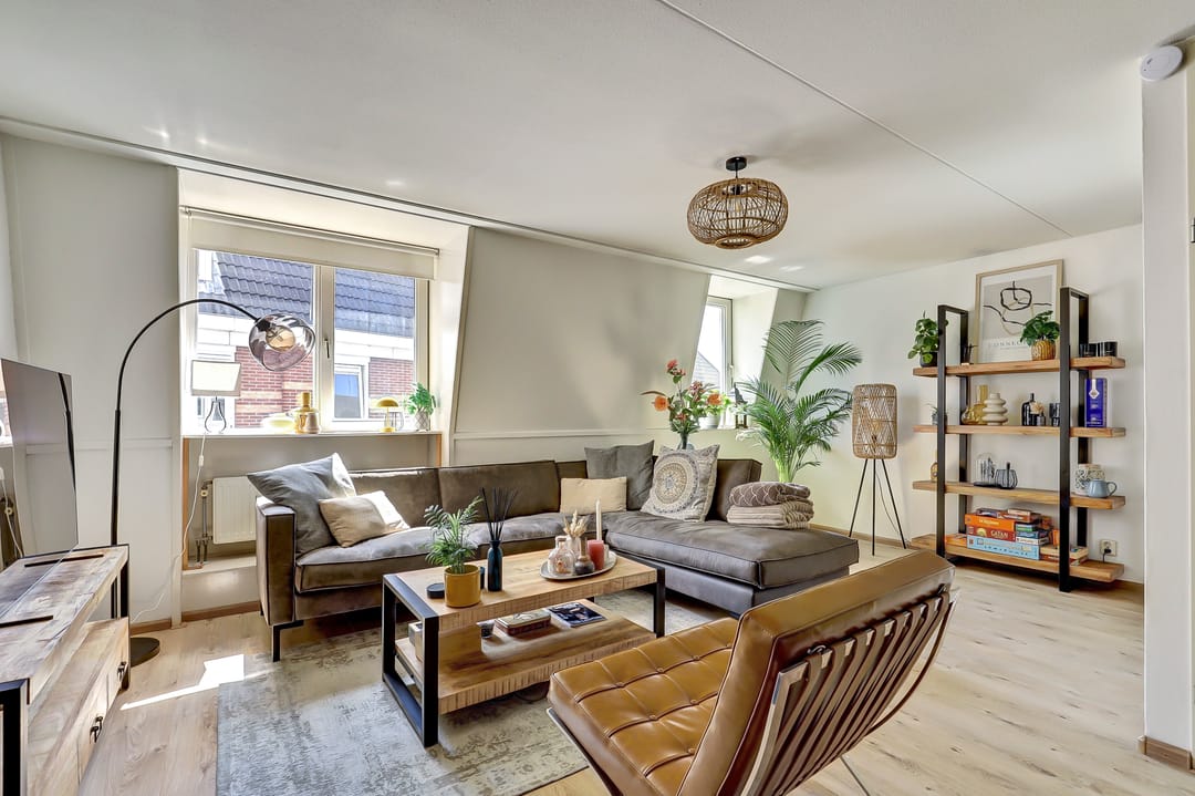 Photo 1 of Graaf van Burenstraat 2-F41