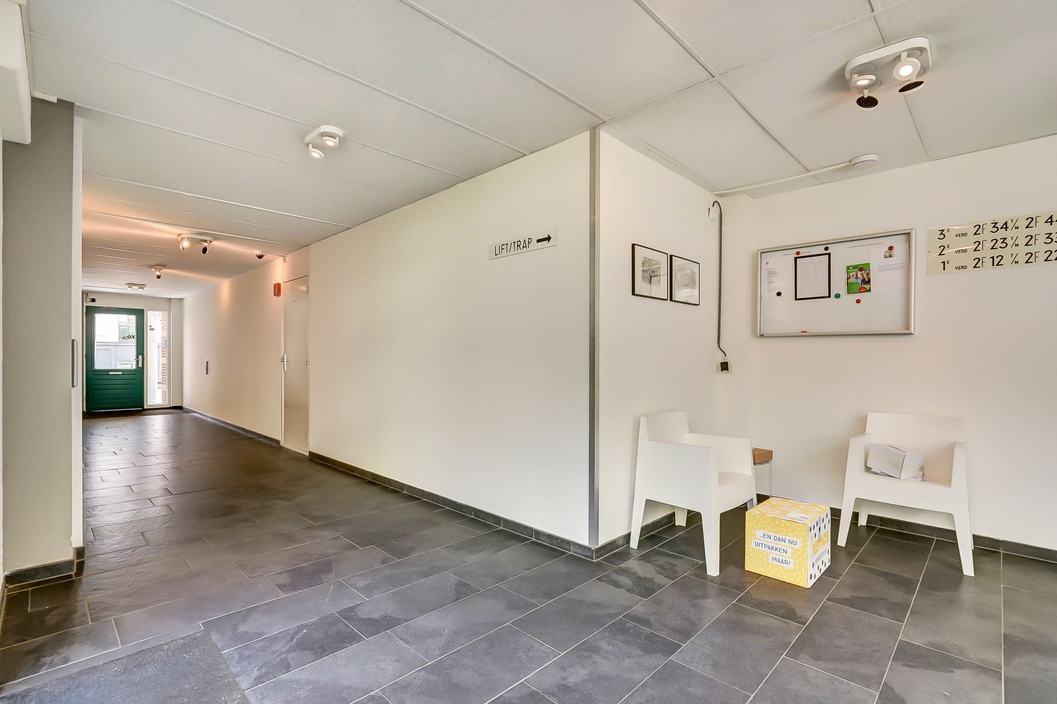 Photo 6 of Graaf van Burenstraat 2-F41