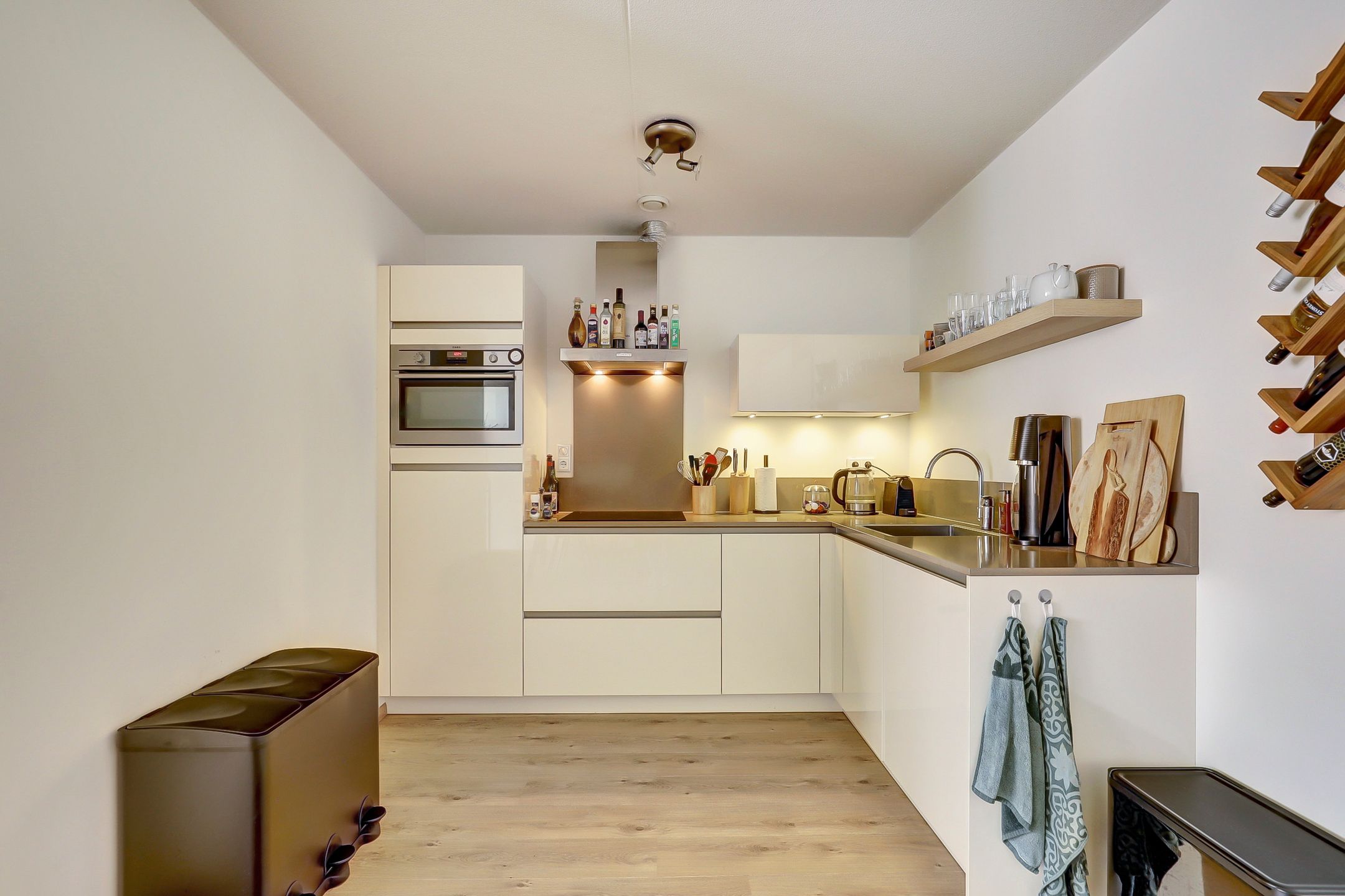 Photo 9 of Graaf van Burenstraat 2-F41