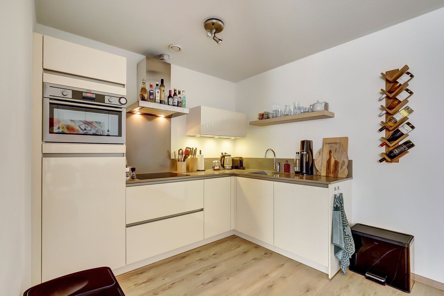 Photo 10 of Graaf van Burenstraat 2-F41