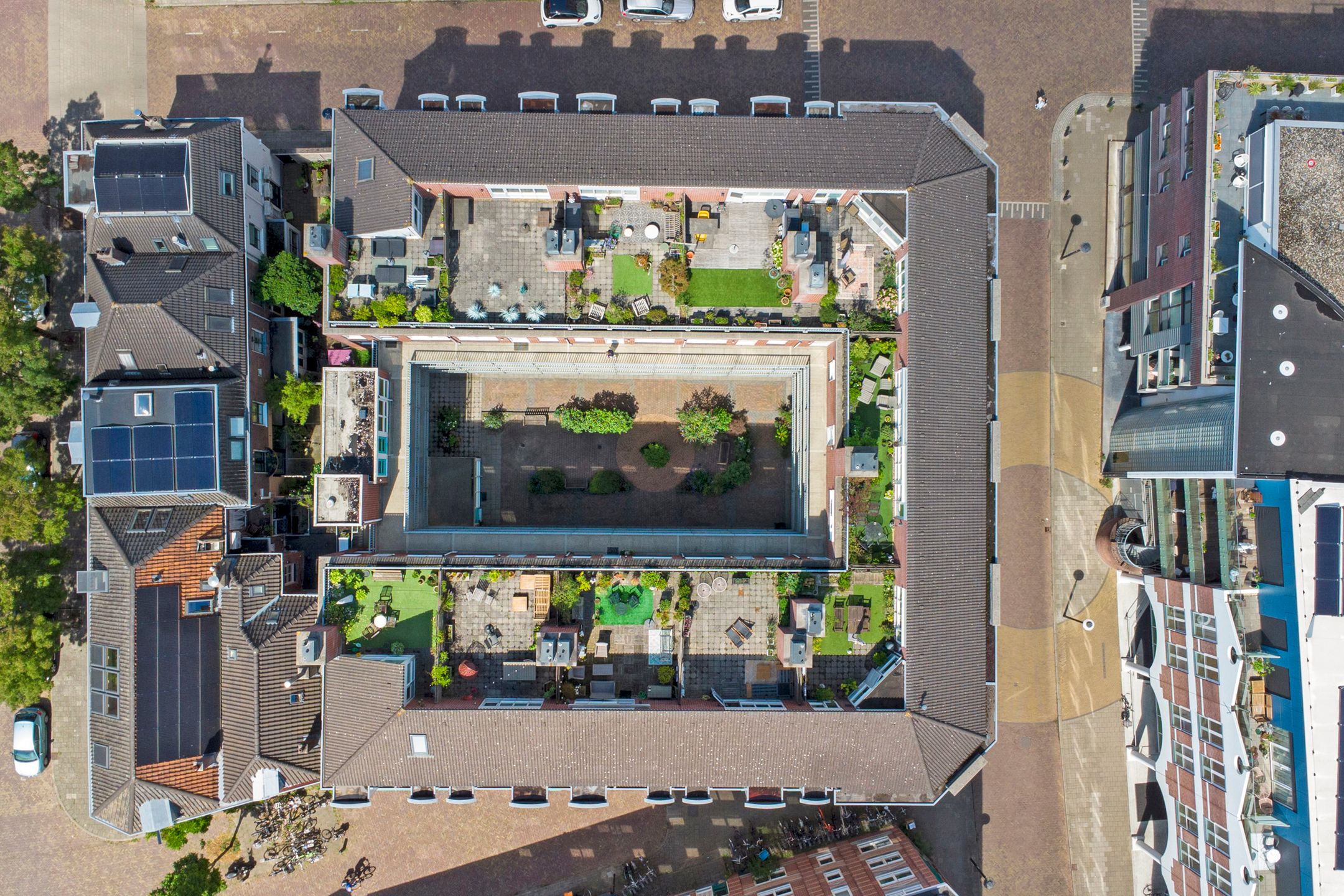 Photo 24 of Graaf van Burenstraat 2-F41