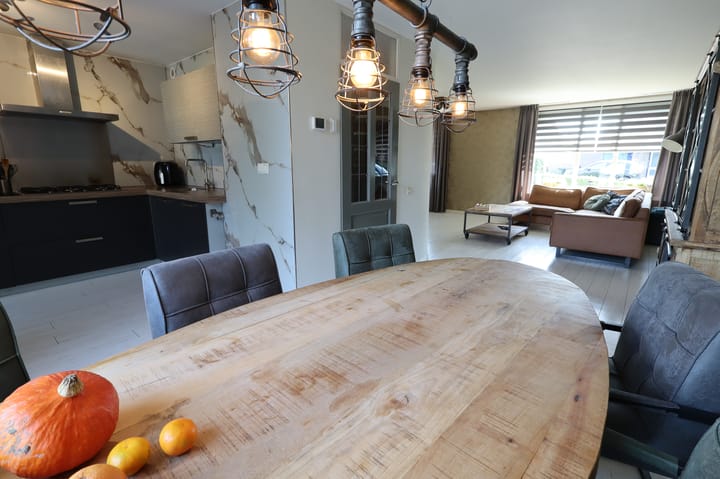 Foto 7 van Bosboomplantsoen 44