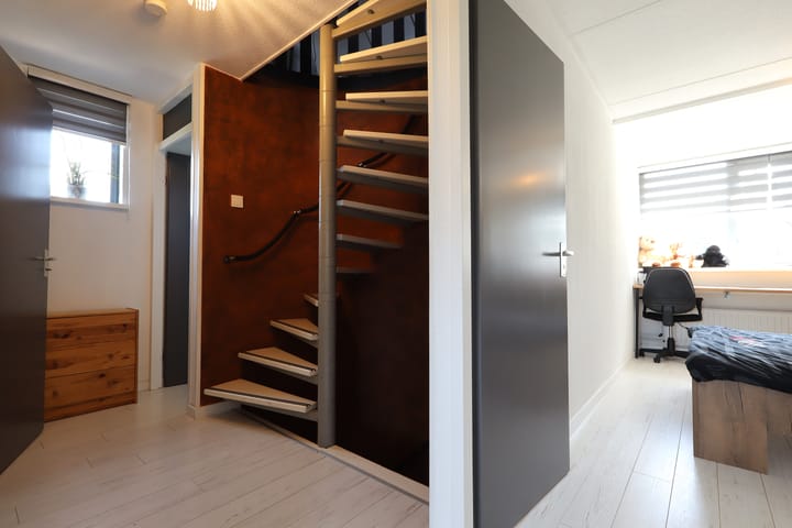 Foto 23 van Bosboomplantsoen 44