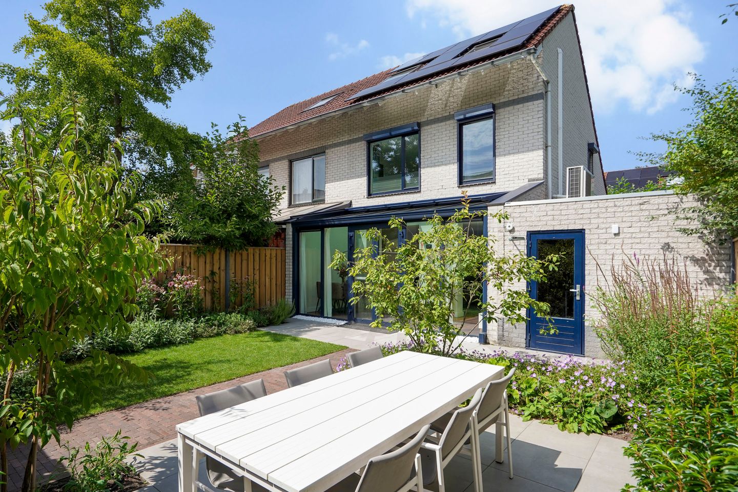 Foto 1 van Meester Happensoenlaan 47