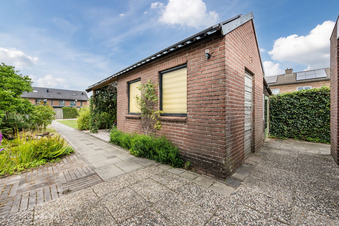 Photo 29 of Van Loëstraat 32