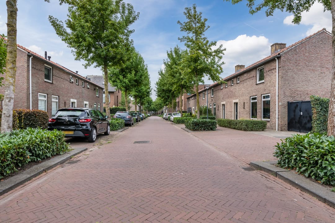 Photo 37 of Van Loëstraat 32