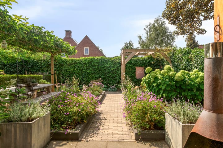 Photo 38 of Vlutterven 25