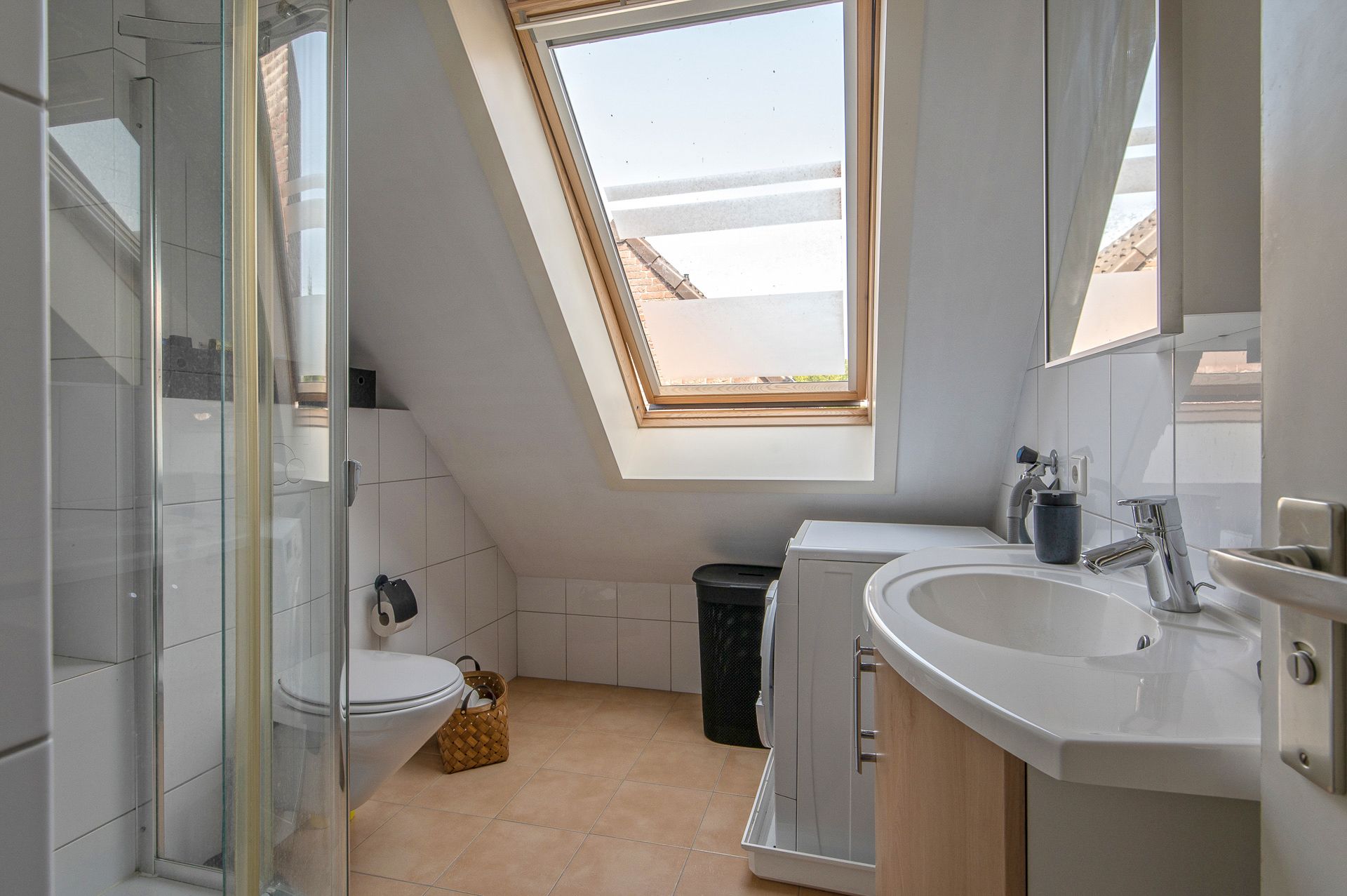 Photo 15 of De Bus 9