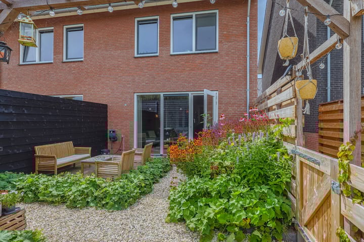 Foto 30 van Notenerf 8