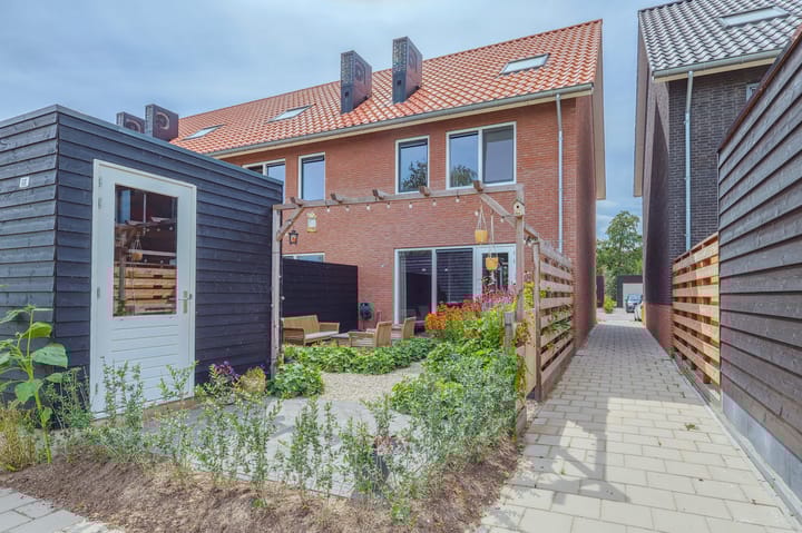 Foto 35 van Notenerf 8