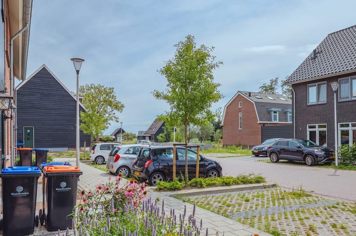 Foto 41 van Notenerf 8