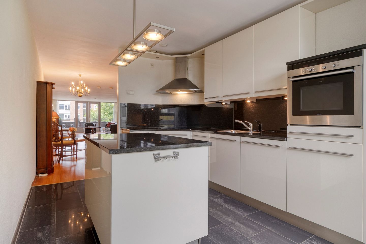 Foto 14 van Leyweg 1298-C