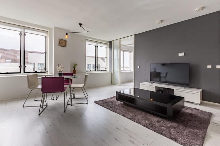 Photo 9 of Johan van der Keukenstraat 50