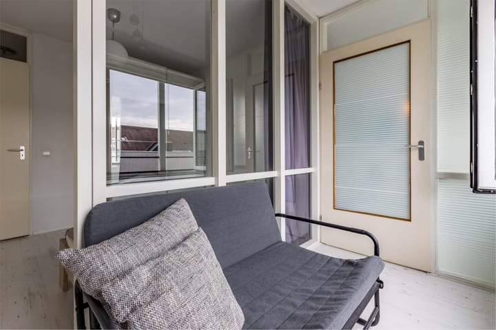 Photo 15 of Johan van der Keukenstraat 50