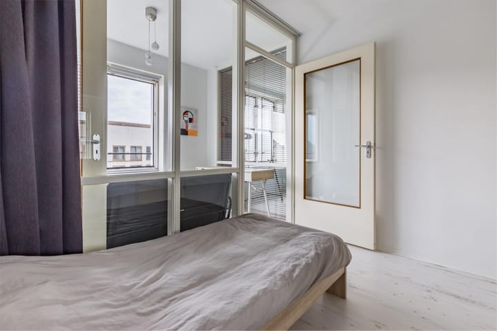 Photo 26 of Johan van der Keukenstraat 50