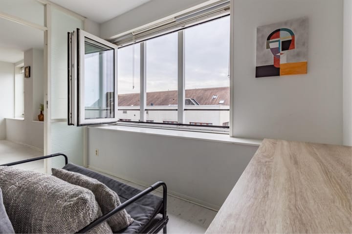 Photo 27 of Johan van der Keukenstraat 50