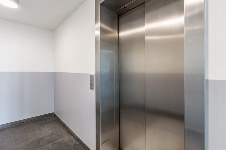 Photo 40 of Johan van der Keukenstraat 50