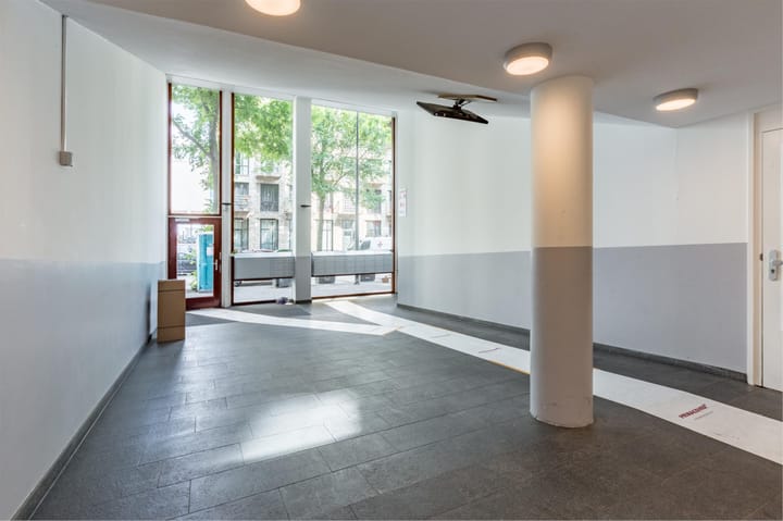 Photo 42 of Johan van der Keukenstraat 50