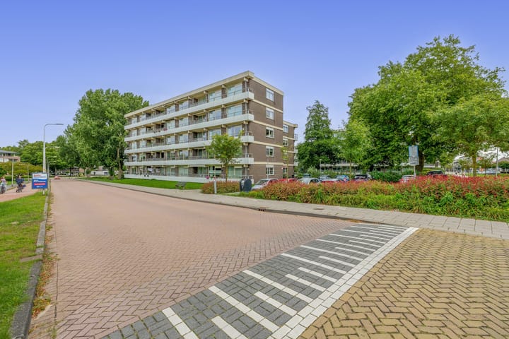 Photo 6 of Passage 38