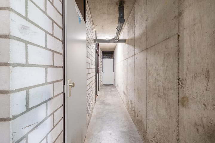 Photo 26 of Passage 38