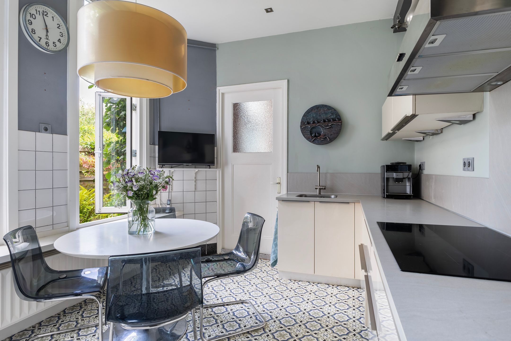 Foto 30 van Alma Tademastraat 6