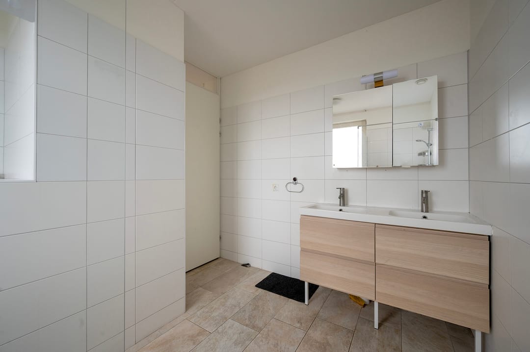 Photo 13 of Loosduinseweg 671-G