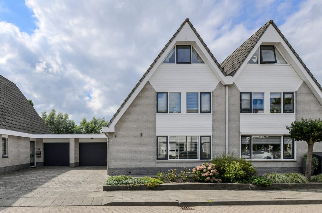 Photo 1 of Prinsendam 76