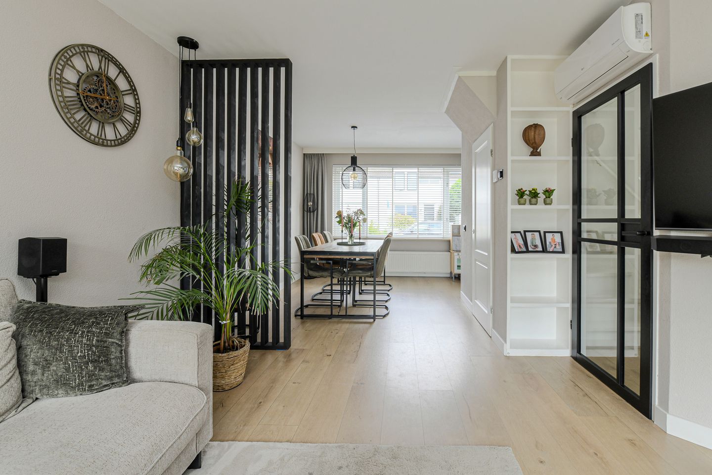 Photo 10 of Prinsendam 76