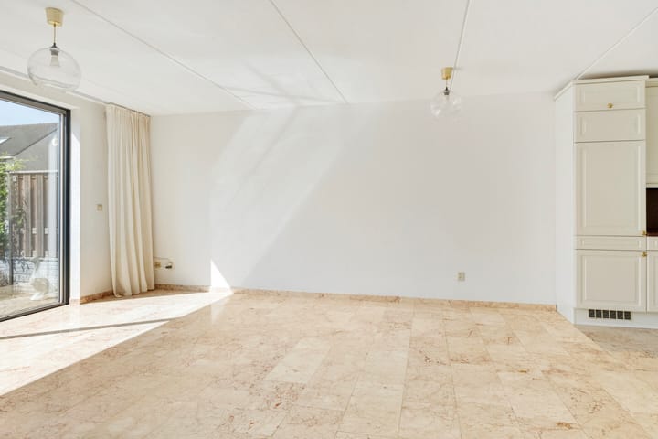 Foto 10 van Esdoornplantsoen 41