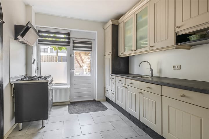 Photo 4 of Spoetnikstraat 16