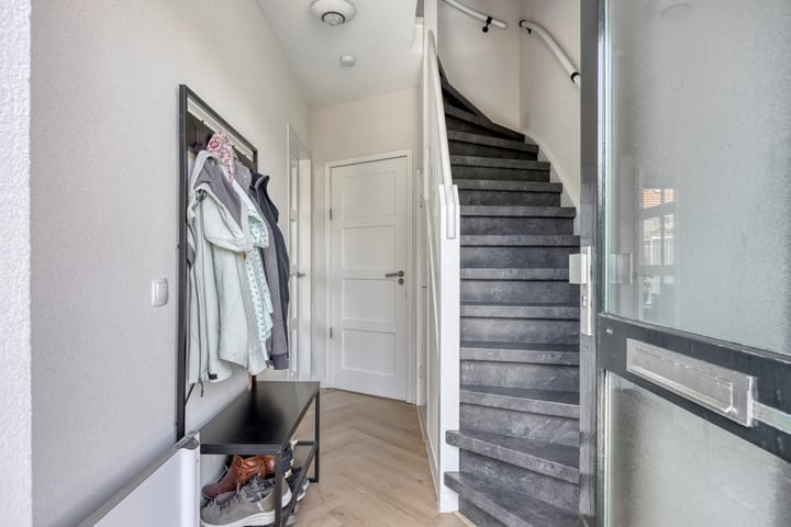 Foto 15 van Roerstraat 2